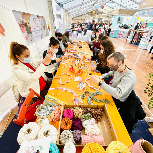 Fotos de talleres del Handmade Festival 5/5 (Nube-Arcoíris macramé)