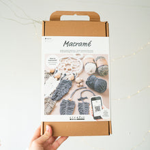 Load image in gallery viewer,DIY macrame kit - Dreamcatcher [Creativ]
