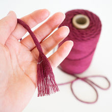 Load image in gallery viewer,Combed yarn (Warp) / 4mm / XL: 500m / Zero Waste Cotton
