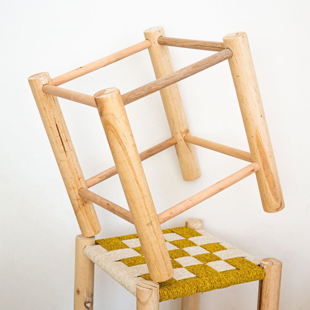 Stringing stool structure
