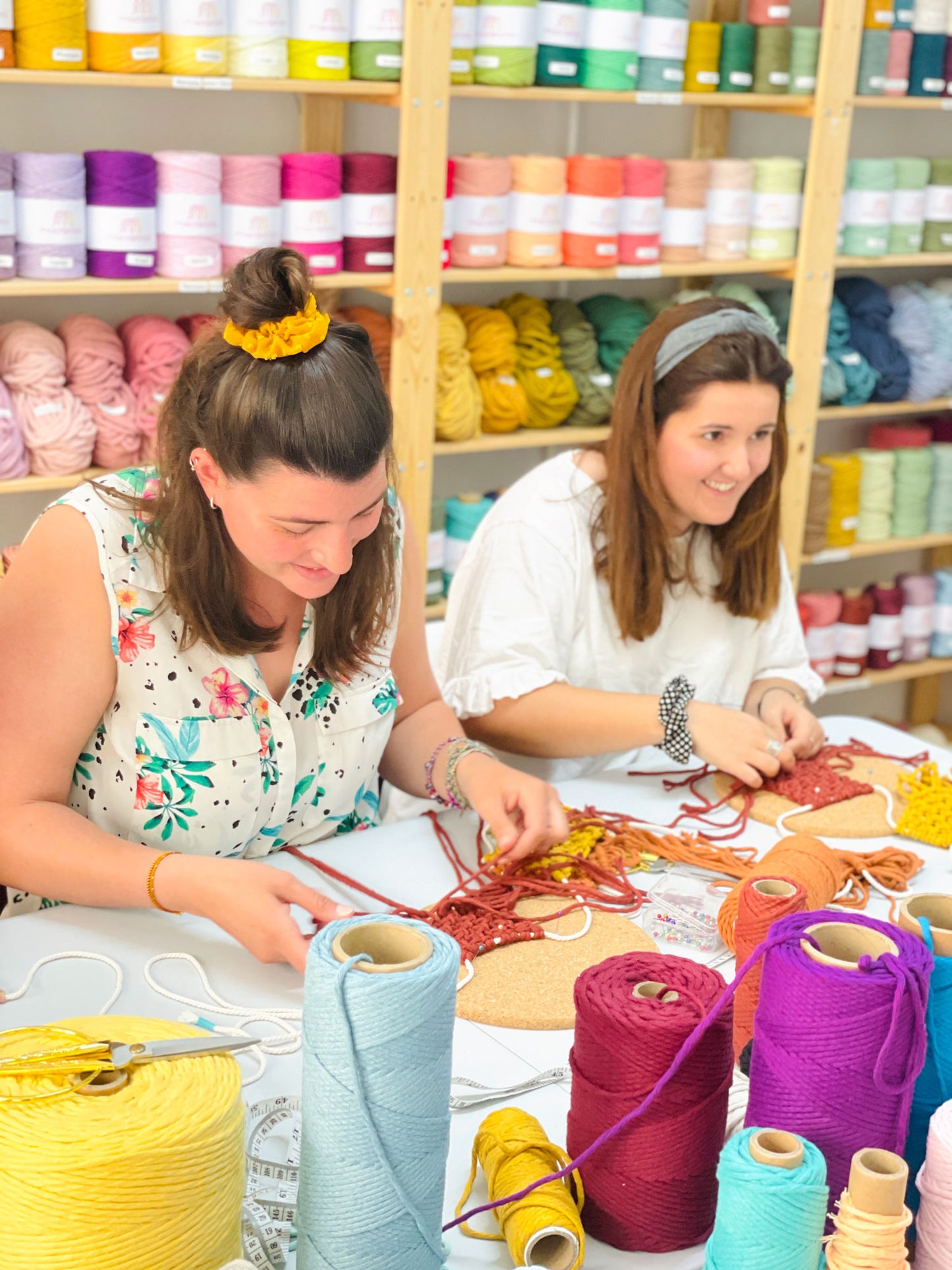 Macramé bunting workshop:the essential macramé