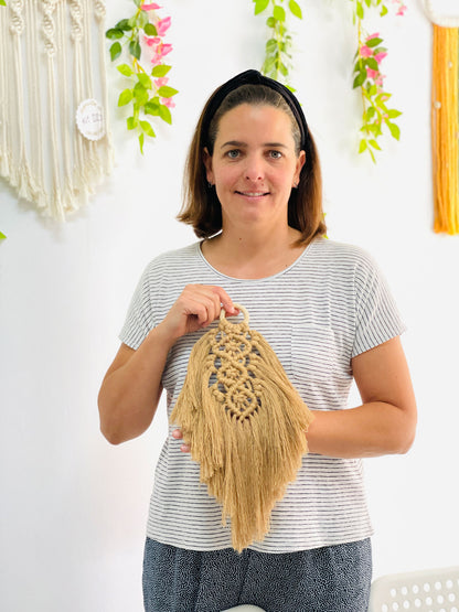 Macramé Leaves and Feathers Workshop:the secret of fringes