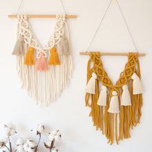 Load image in gallery viewer,Tapestry Workshop with Macramé Tassels:the most complete course
