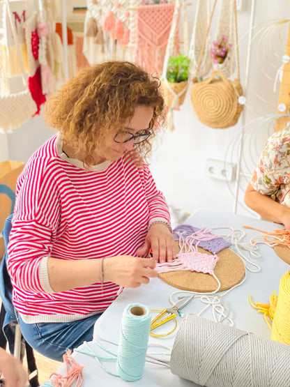 Macramé bunting workshop:the essential macramé