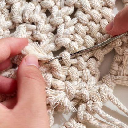 Latch hook for macrame