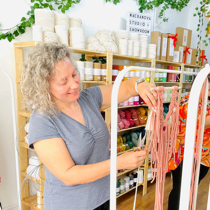 Atelier Tapisserie avec Pompons Macramé:le cours le plus complet