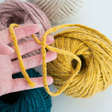 Carica l&#39;immagine nel visualizzatore della galleria,Corda di lana ritorta/4 mm/50 m
