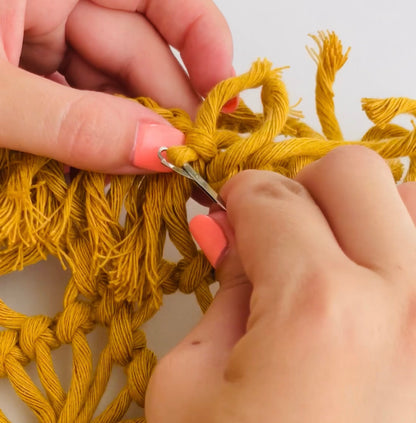 Latch hook for macrame