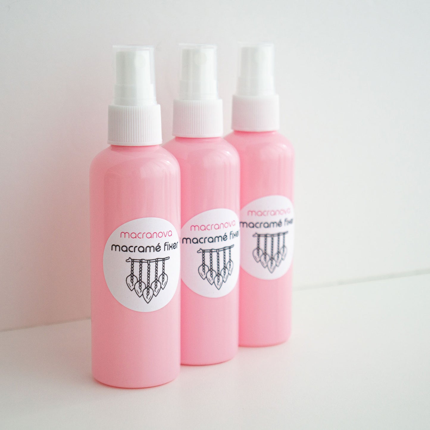 Fixerende en uithardende spray “macramé fixer"