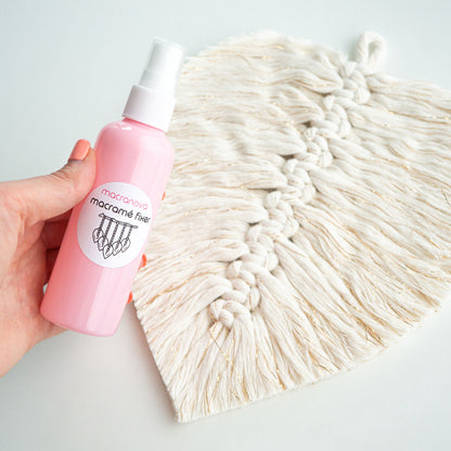 Fixerende en uithardende spray “macramé fixer"